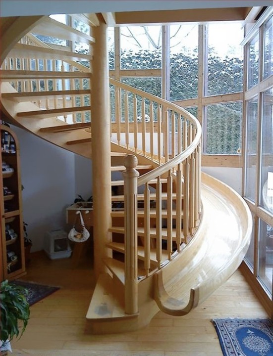 Spirale Staircase-slide