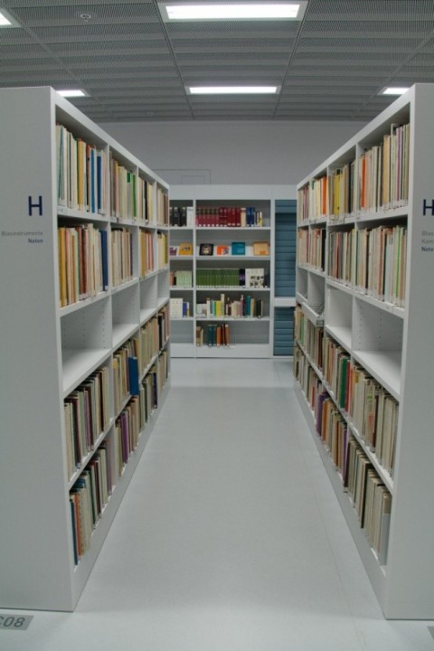 Moderne Bibliothek in Stuttgart 11